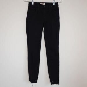 Frame Le Skinny de Jeanne Film Noir Black Raw Destroyed Hem Size 25